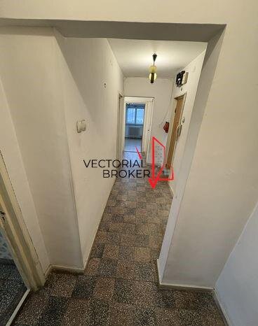 Doamna Ghica Apartament et.3, la intrarea Parcul Doamna Ghica, vedere spre parc