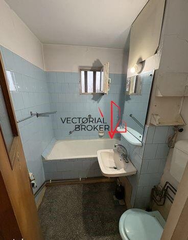 Doamna Ghica Apartament et.3, la intrarea Parcul Doamna Ghica, vedere spre parc